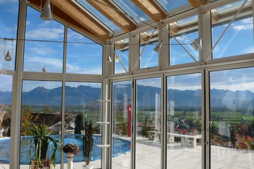 Vorschau Bild von Das beständig weiterentwickelte System der AGERO AG ermöglicht manuelle Bedienung sowie BUS-fähige Steuerungen (SMI) mit dem AGERO romo hd System.