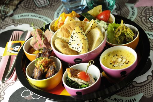 Speed-Dating im Afro-Cafe Salzburg, dazu extravagante Köstlichkeiten