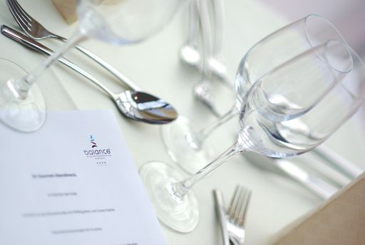 Vorschau Bild von Das mit einer Gault Millau Haube gekrönte "La Balance", in dem nach der 4-Elemente-Lehre gekocht wird, verwöhnt den Gaumen, ohne den Magen zu belasten.