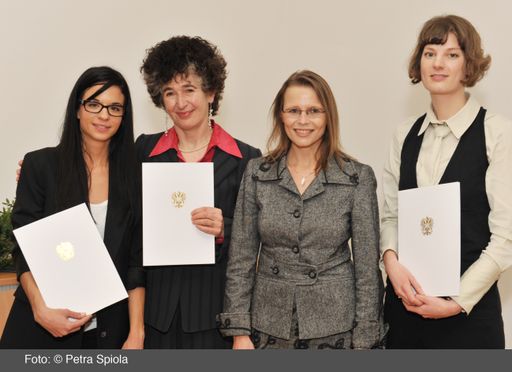  v.l.n.r.: Katharina Mader,  Daniela Hammer-Tugendhat, Ministerin Karl und Ulrike Prattes