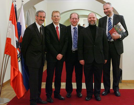 Vorschau Bild von im Bild v.l.n.r.: Johannes Mörtl (PricewaterhouseCoopers), Wolfgang Haider (Borealis), Andreas Schumann (Puzzle Aquakulturen), Andreas Ausserhofer (Grünkraft) und Ivan Carnogursky (IPEC)