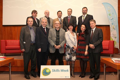  http://pressefotos.at/m.phpg=1&u=82&dir=201003&e=20100304_w&a=event
Schlussevent e-Skills Week am eDay der Wirtschaftskammer Österreich unter dem Motto "IT-Wissen ist Voraussetzung für jeden Arbeitsplatz"
