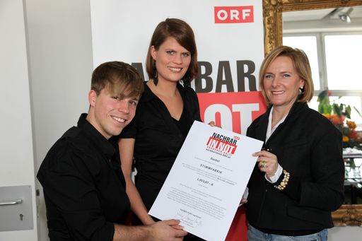  v.l.n.r.: Andi Heusser, Mel Schmidt (Stimmfabrik) und Sissy Mayerhoffer (Geschäftsführerin von ORF / Nachbar in Not).