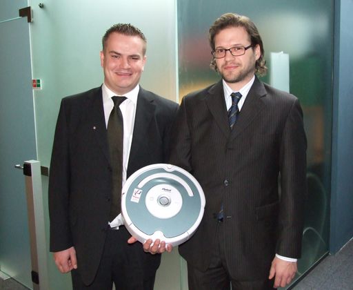  "myRobotcenter" Geschäftsführer Christian Sommer (li.) und Niederlassungsleiter Marc Pieber (re.)