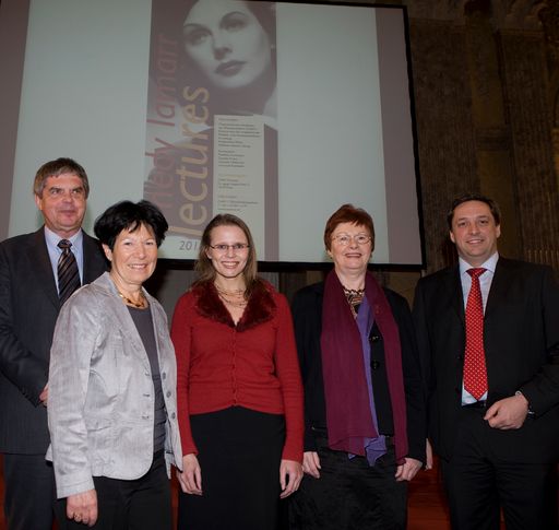 Helga Nowotny, Präsidentin des Europäischen Forschungsrates (ERC), über die Ko-Evolution von Wissenschaft und Gesellschaft
v.l.n.r. Herbert Matis, Helga Nowotny, Beatrix Karl, Sigrid Jalkotzy-Deger, Walter Goldenits