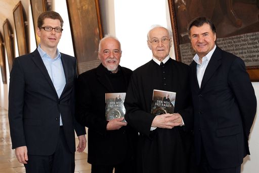 http://pressefotos.at/m.php?g=1&u=66&dir=201003&e=20100319_m&a=event
Abt Burkhard Ellegast "Der Weg des Raben" - Buchpräsentation im Stift Melk mit Paulo Coelho. Im Bild vlnr.: Dr. Hannes Steiner (Verleger), Paulo Coelho (Schriftsteller und Bestseller-Autor), Dr. Burkhard Ellegast (Autor und Altabt), Dr. Andreas Salcher (Moderator)