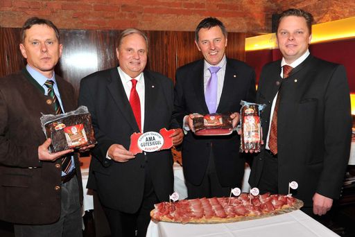  http://pressefotos.at/m.php?g=1&u=38&dir=201003&e=20100322_h&a=event
Handl TYROL: Kooperation mit AMA