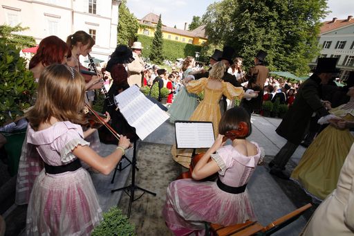 Curpark, 8344 Bad Gleichenberg - Biedermeierfest im Curpark am 16. Mai 2010