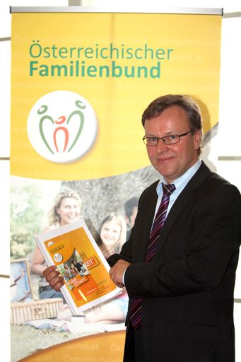 Vorschau Bild von Michel Fritz, Geschäftsführer des Transferzentrums für Neurowissenschaften und Lernen (ZNL) der Universität Ulm, hielt den Fachvortrag "Spielen und Lernen".