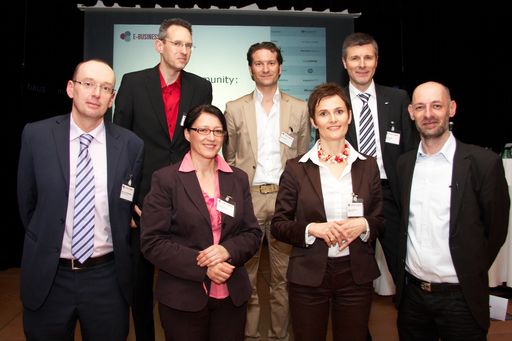 http://pressefotos.at/m.php?g=1&u=43&dir=201003&e=20100325_e&a=event
Bei einer Veranstaltung der APA-E-Business-Community diskutierten Expertinnen und Experten über Chancen und Hindernisse für "Grüne" IT.