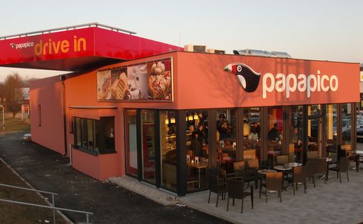 Am 8. April 2010 eröffnet in Zeltweg Österreichs erste "Geniesseria": Papapico verbindet italienische Küche mit österreichischer Gastlichkeit und internationalem Convenience-Standard.