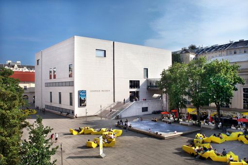 Leopold Museum im MuseumsQuartier,Außenansicht, beherbergt die größte Egon Schiele-Sammlung der Welt