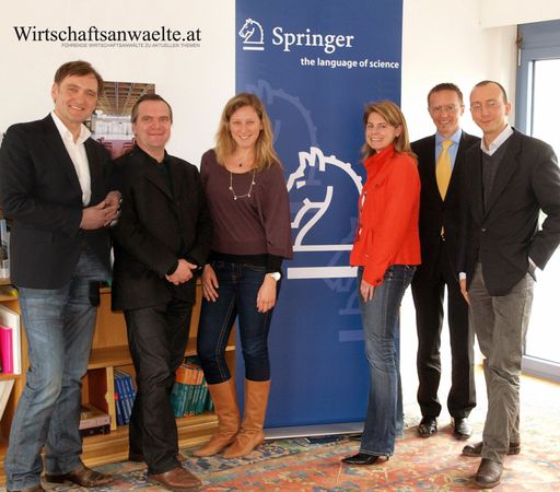V.l.n.r.: Mag Walter J. Sieberer (Wirtschaftsanwaelte.at), Robert Knasmüller, MBA (Head of Marketing Springer), Dr. Stefanie Kühnberg (SpringerRecht.at, Editor Law + Economics), Mag. Katharina Oppitz (Geschäftsführung Springer-Verlag GmbH in Wien), Dr. Alois Sillaber (Head of Editorial Department), Dr. Otto Kammerlander (SpringerRecht.at, Editor Law)