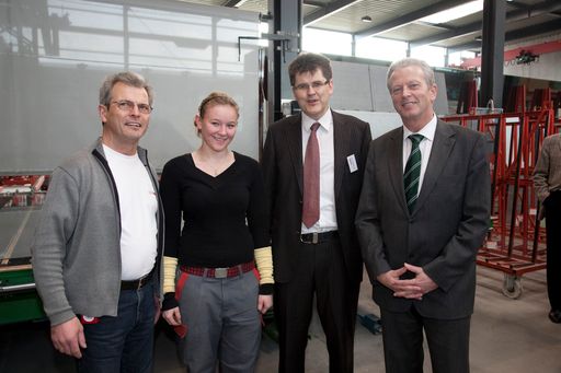 Bregenz 16.4.2010. BM Reinhold Mitterlehner besucht die Firma Glas Marte in Bregenz.