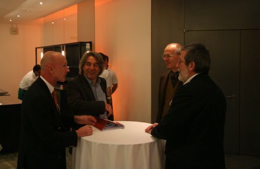 Vorschau Bild von v.l.n.r.: PR-Mann Walter Hiller mit Behindertenanwalt Dr. Erwin Buchinger, der die Tagung eröffnete, QM Dr. Claus Offermann und Auftakt Geschäftsführer Herwig Küng im Gespräch.