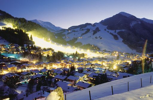 Saalbach Hinterglemm jubelt über Nächtigungszahlen und investiert für kommenden Winter in eine neue Gondelbahn am Unterschwarzachlift.