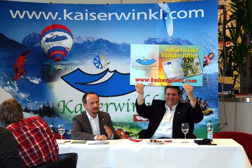  Präsentation des Vulkan-100ers auf der Show FASZINATION.BERG in Weiterstadt/Hessen: Geschäftsführer Christian Rechberger (links im Bild) und Obmann Gerhart Erharter (rechts im Bild) .