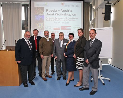 http://pressefotos.at/m.php?g=1&u=54&dir=201004&e=20100426_a&a=event
Im Bild v.l.n.r.: o.Univ.Prof.Dr. Hans Irschik, Prof.Dr. Valery P. Matveenko, Prof.Dr. Alexander K. Belyaev, Dr. Michael Krommer, Prof.Dr. Nikita F. Morozov, Dr. Barbara Kovska-Sagmeister (Stadt Linz), Dr. Gabriele Kotsis (Vize-Rektorin Kepler-Uni), DI. Gerald Schatz (Geschäftsführer ACCM und LCM)
