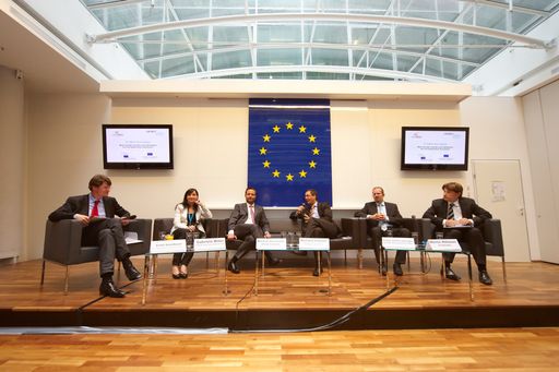 Vorschau Bild von v.l.n.r.: Ernst Gesslbauer, Leiter der Nationalagentur Lebenslanges Lernen, Gabriela Miller, Personalentwicklerin  bei Porsche Inter Auto, Michael Baumann, Amrop Jenewein Consultant, Richard Kühnel, Leiter der Vertretung der Europäischen Kommission in Österreich, Franz-Josef Lackinger, stellvertretender Geschäftsführer des bfi Wien, Martin Röhnser, Geschäftsführer die Berater