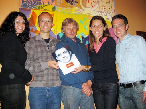 V.l.n.r.: Regina Docekal (Ö1), Peter Bichler (Putz und Stingl), Jazz Musiker Sigi Finkel (www.sigifinkel.com), Martina Ressmann (APA-OTS), Harald Sorger (Putz und Stingl)