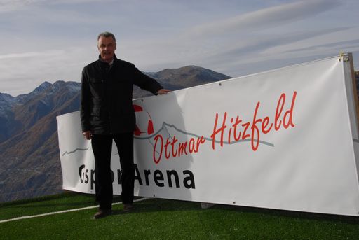 Ottmar Hitzfeld in der neuen Ottmar Hitzfeld GsponArena.