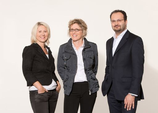Vorschau Bild von Elisabeth Mattes (Mitte) mit ihrem Presseteam Ursula Novotny (li) und Alexander Kleedorfer (re)