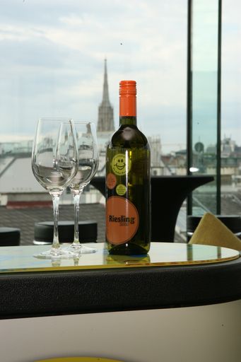 Vorschau Bild von WineAid-Riesling 2009, im k47-keyclub