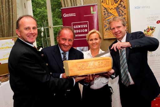  http://pressefotos.at/m.php?g=1&u=62&dir=201005&e=20100527_b&a=event
Salzburgs beste Genuss-Läden - Genuss Guide 2010 - ehrt beste Geschäfte Salzburgs im Casino Klessheim