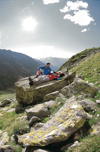 Ötztaler Sommer auf einer Karte: Die Ötztal Card erschließt den Urlaubern eine Fülle von Erlebnisangeboten im längsten Tiroler Seitental.