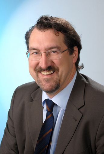 Vorschau Bild von Das Medizintechnik Unternehmen Dioptex erhielt am 27. Mai den Jungunternehmerpreis in der Kategorie "Vorsprung durch Vision und Innovation" von der WK Oberösterreich.