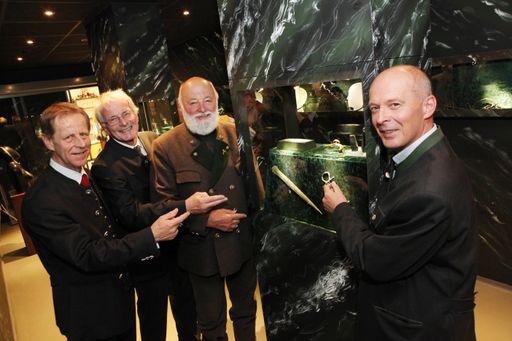 Sepp Forcher eröffnete heute, Mittwoch den 2. Juni 2010 eine sehenswerte Dauerausstellung beim Hochtor an der Großglockner Hochalpenstraße (Passhöhe 2.504 m, Besucherpunkt 9).im Bild v.l.n.r: BGM Sepp Schachner, Dr Christian Heu, Sepp Forcher, Dr Georg Kandutsch.