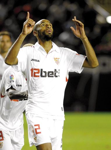 Ein Hauch von FC Sevilla im Wiener Gasometer. Der Hauptsponsor des spanischen Spitzenclubs Joma Sport eröffnet sein erstes Geschäft in Österreich.