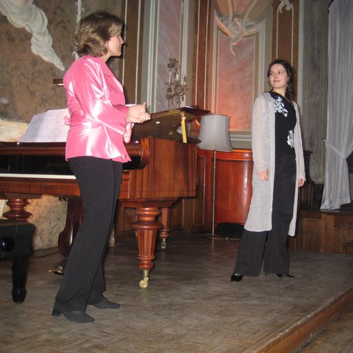  Joelle Bouffa, Milena Georgieva auf dem Podium des Salvator-Saals