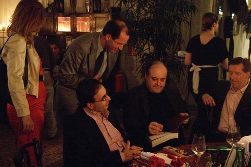 Vorschau Bild von Paulus Manker signiert im Salon.