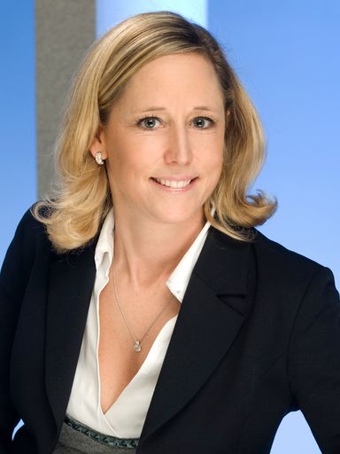 Vorschau Bild von Programmmanagerin Marion Mihatsch ermöglicht Teilnehmern der MDI Sommerakademie tiefe Einblicke in das professionelle Key Account Management.