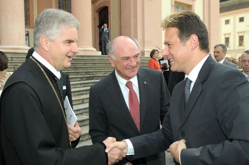 Vorschau Bild von Prälat Mag. Columban Luser, Landeshauptmann Dr. Erwin Pröll und Kroatiens Außenminister Gordan Jandrokovic bei 15 Jahre Europaforum Wachau.