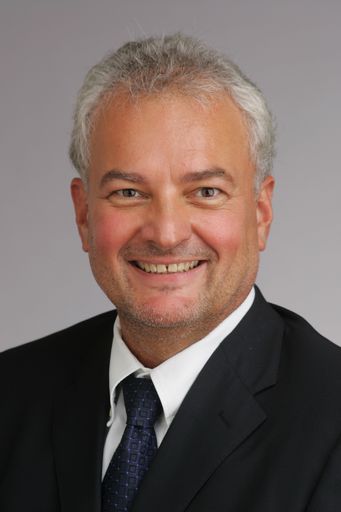  CATRO Personalberatung GmbH, ein international tätiges Unternehmen, verstärkt sein Wiener Team: Seit Anfang Juni zeichnet sich Mag.(FH) Martin Simecek für den Bereich Mediaberatung des Personalberaters verantwortlich.