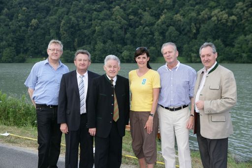 (vo li nach re): OÖ Landtagspräsident und Vorsitzender der Werbegemeinschaft Donau Friedrich Bernhofer, Landrat des bayerischen Landkreises Passau Franz Meyer, OÖ Landeshauptmann Josef Pühringer, Geschäftsführerin der Werbegemeinschaft Donau Petra Riffert, Wirtschafts- und Tourismusminister Reinhold Mitterlehner, Tourismuslandesrat Viktor Sigl