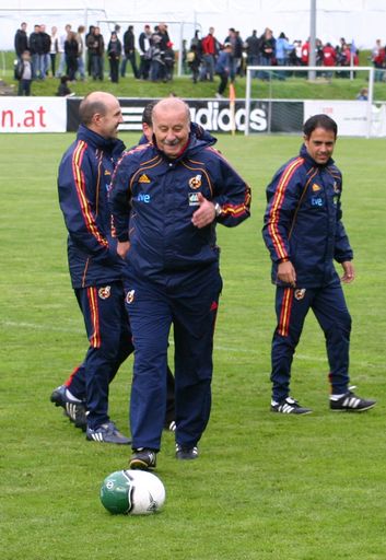 Dem spanischen Nationalcoach Vicente del Bosque machte der Corpus-Test sichtlich Spaß.