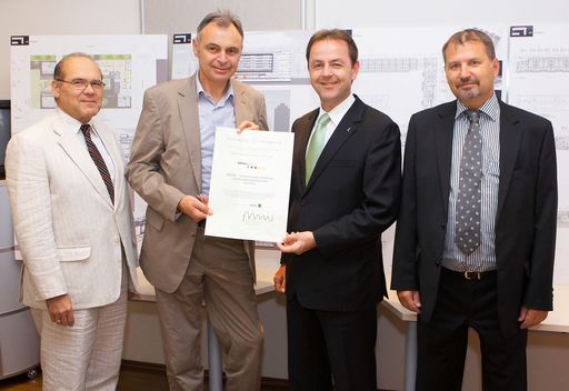 Umweltminister Niki Berlakovich zeichnet Wienstrom GmbH und GESIBA als klima:aktiv mobil Projektpartner aus