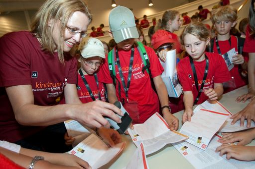  Ministerin Karl an der KinderuniWien 2010