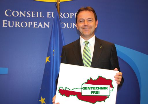 Das von Kommissar Dalli vorgelegte Maßnahmenpaket zum Selbstbestimmungsrecht der EU-Staaten beim Anbau von gentechnisch veränderten Organismen (GVO) ist ein großer Erfolg für Österreich und beweist einmal mehr, dass Österreich beim Gentechnik-Anbauverbot Eisbrecher in der EU war.