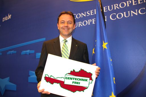 Vorschau Bild von Das von Kommissar Dalli vorgelegte Maßnahmenpaket zum Selbstbestimmungsrecht der EU-Staaten beim Anbau von gentechnisch veränderten Organismen (GVO) ist ein großer Erfolg für Österreich und beweist einmal mehr, dass Österreich beim Gentechnik-Anbauverbot Eisbrecher in der EU war.