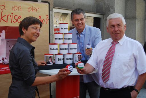 Unterschriftensammlung für Verteilungsgerechtigkeit in der Linzer City