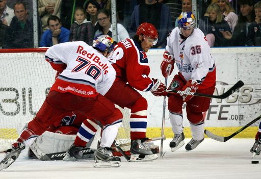  Die abschließenden Play-offs der European Trophy firmieren weiterhin unter dem Namen 'Red Bulls Salute'. Gespielt wird in Salzburg - und wegen der höheren Teamdichte heuer vom 3. bis 5. September auch in Zell am See.