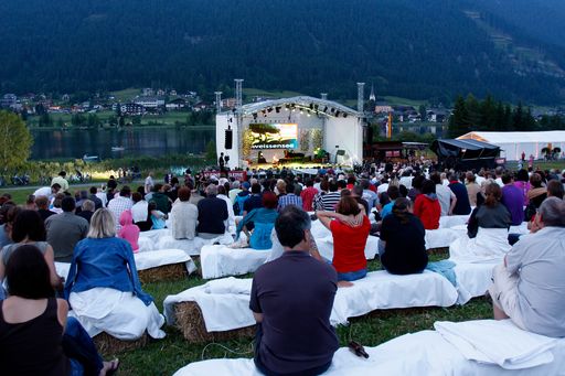 5000 Besucher erlebten die PIANO NIGHTS 2010 auf der Open-Air-Seebühne in Techendorf am Weissensee (Kärnten) live.