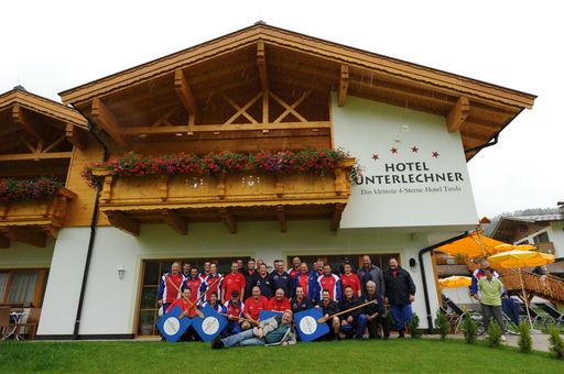  Schweizer Hornussenmannschaften zu Gast im Hotel Unterlechner