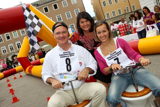 http://pressefotos.at/m.php?g=1&u=62&dir=201008&e=20100811_a&a=event
Brennpunkt Darm: Pressekonferenz und Toilettencharity Rennen