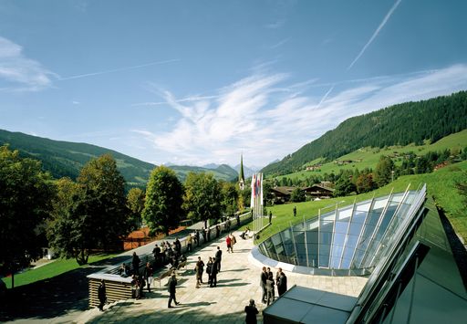Vorschau Bild von Ansicht Congress Centrum Alpbach mit Dorf.