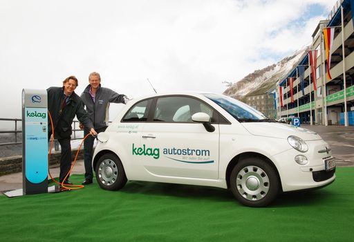 Vorschau Bild von Dr. Johannes Hörl (kfm. Direktor, Großglockner Hochalpenstraßen AG) und Mag. Werner Pietsch (Marketingchef KELAG)